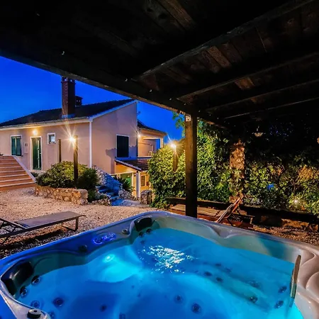 Villa Lily Comfortable Veli Iž