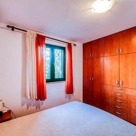 Lily Comfortable Villa